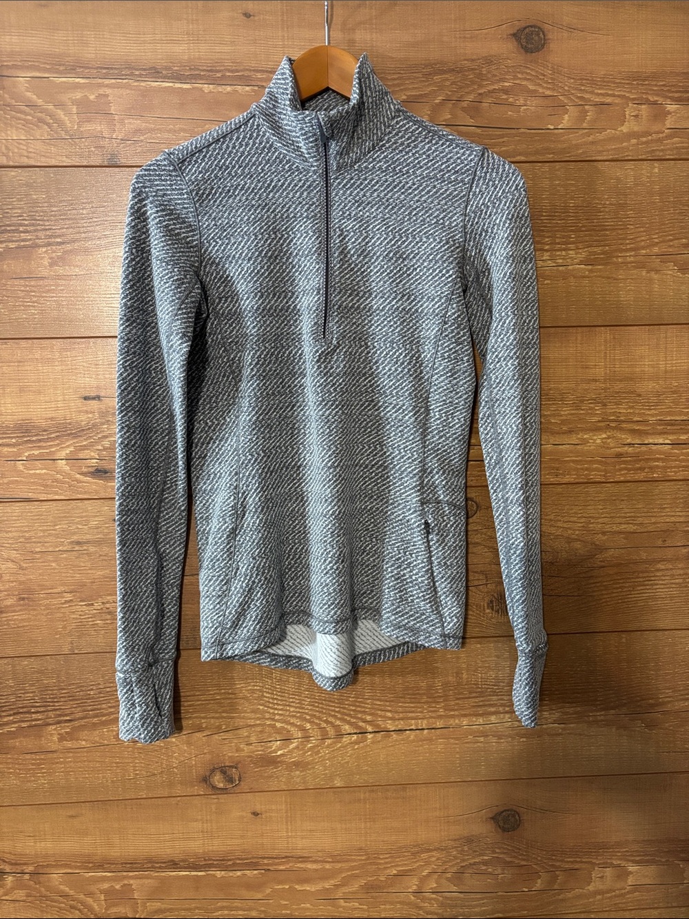 Lululemon Outrun sz 2 1/2 zip pullover